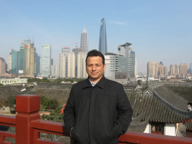 ארכיטקטורה מודרנית ומסורתית ב Shanghai